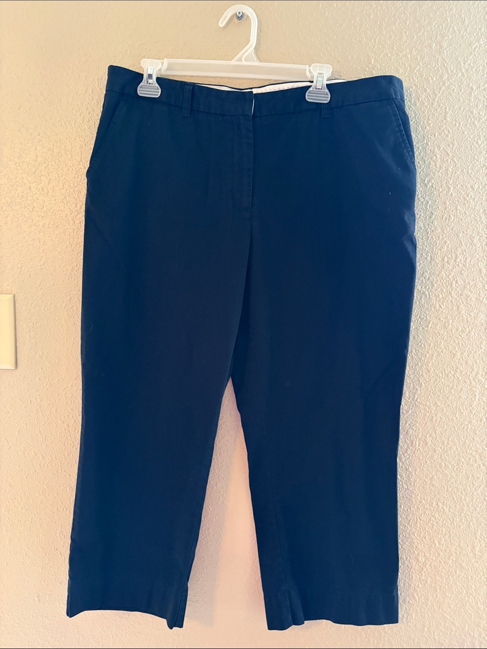 Lands' End Women's Navy Capris